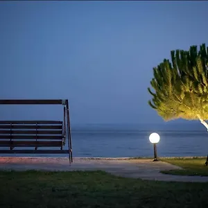 On The Wave Spitakia Sto Kyma , Νικήτη Ελλάδα