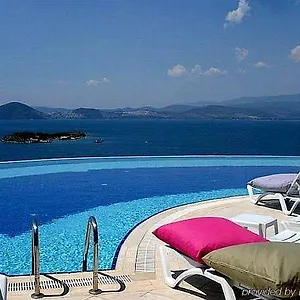 royal-heights-apartments.aegeanhotels.net/